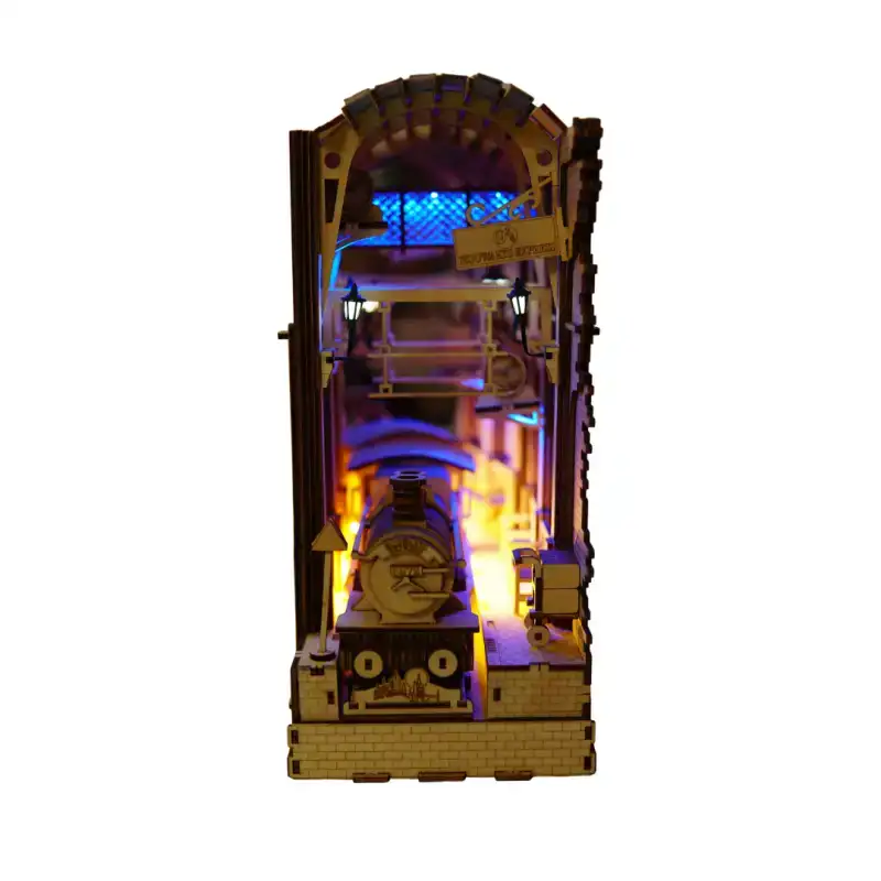 Book Nook King's Cross Station (Platform 9 3/4) - Image 3