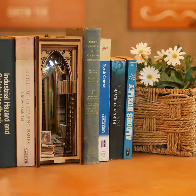 Book Nook The Elf Bookstore - Image 3