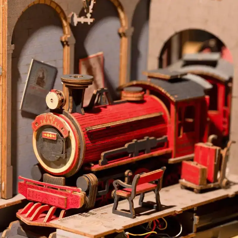 Book Nook The Time Machine (Inspired by the Jacobite Train) - Image 4