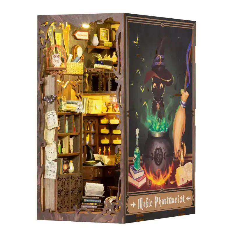 Book Nook Magic Pharmacist - Image 3