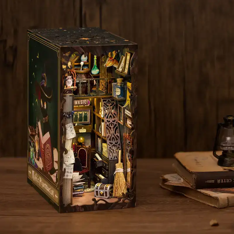 Book Nook Magic Pharmacist - Image 7