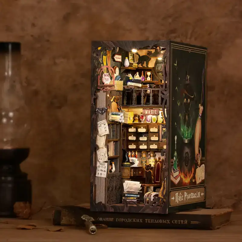 Book Nook Magic Pharmacist - Image 8